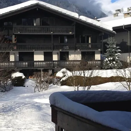 Beautiful T2 With Balcony Near Track Apartmán *