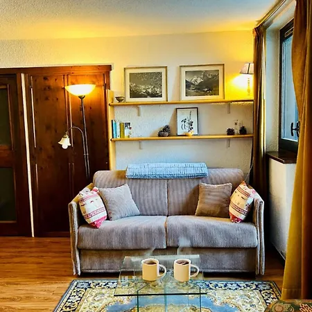 Beautiful T2 With Balcony Near Track Daire *